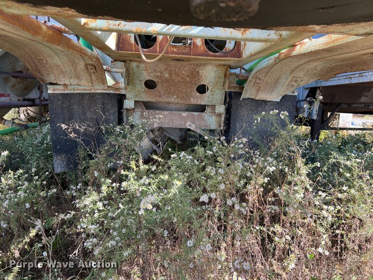 image for item MR9940 1978 Freuhauf  pneumatic dry bulk trailer