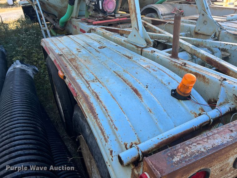 image for item MR9940 1978 Freuhauf  pneumatic dry bulk trailer