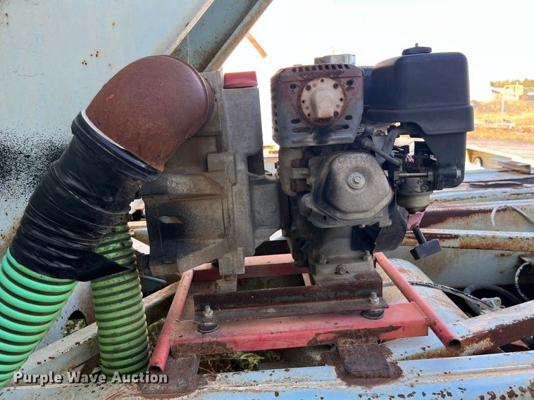 image for item MR9940 1978 Freuhauf  pneumatic dry bulk trailer