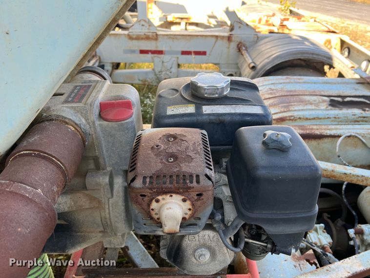 image for item MR9940 1978 Freuhauf  pneumatic dry bulk trailer