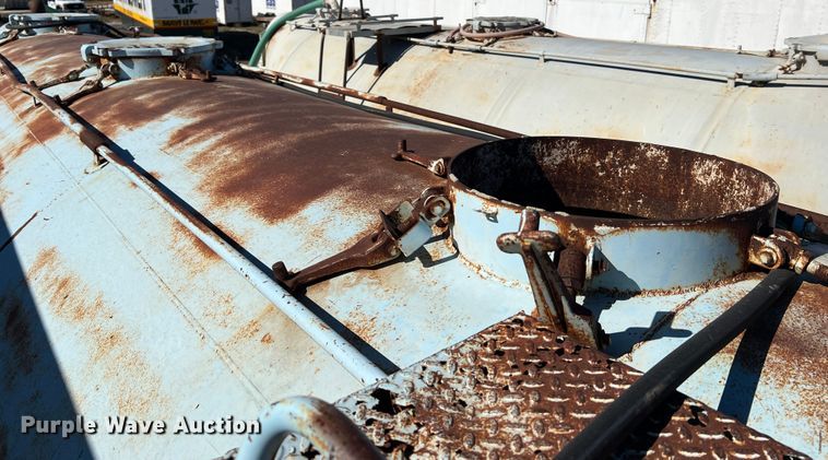 image for item MR9940 1978 Freuhauf  pneumatic dry bulk trailer