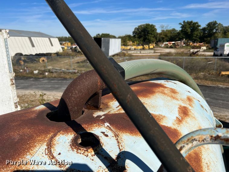 image for item MR9940 1978 Freuhauf  pneumatic dry bulk trailer