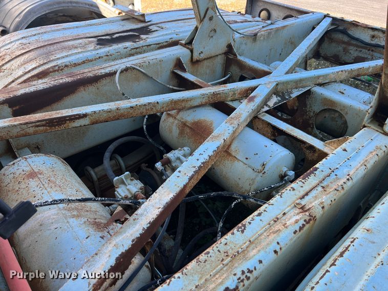 image for item MR9940 1978 Freuhauf  pneumatic dry bulk trailer