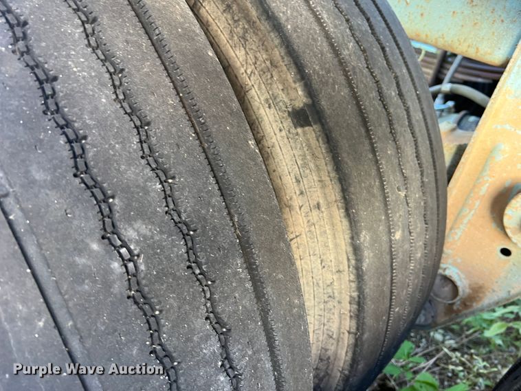 image for item MR9940 1978 Freuhauf  pneumatic dry bulk trailer