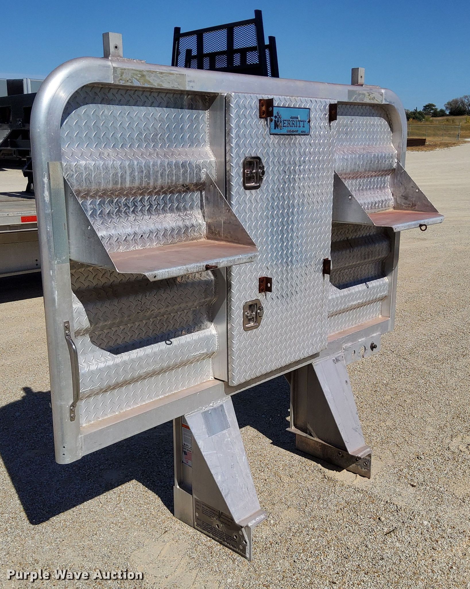 (2) Merritt headache racks in Alma, KS | Item DN6885 sold | Purple Wave