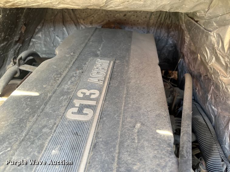 image for item DC6176 2004 International 7600  dump truck