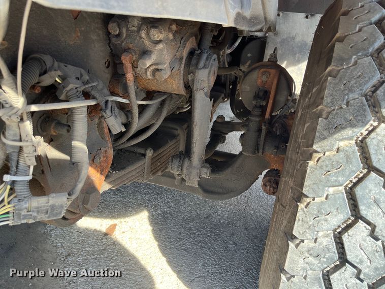 image for item DC6176 2004 International 7600  dump truck