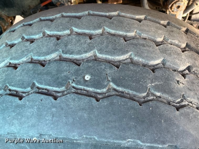 image for item DC6176 2004 International 7600  dump truck