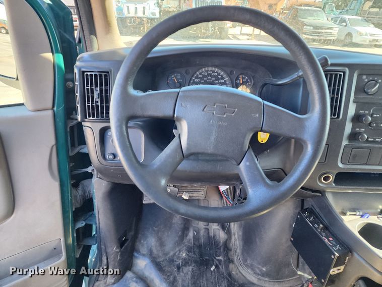 image for item DC6179 2006 Chevrolet Express 1500  van