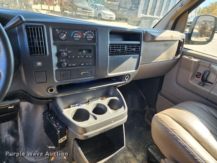image for item DC6179 2006 Chevrolet Express 1500  van