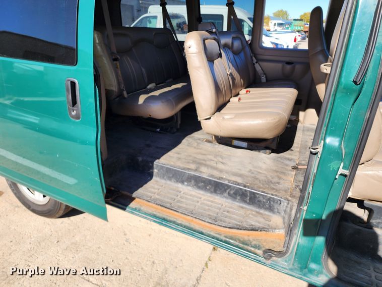 image for item DC6179 2006 Chevrolet Express 1500  van