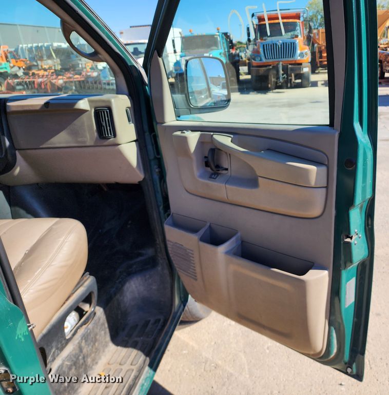 image for item DC6179 2006 Chevrolet Express 1500  van