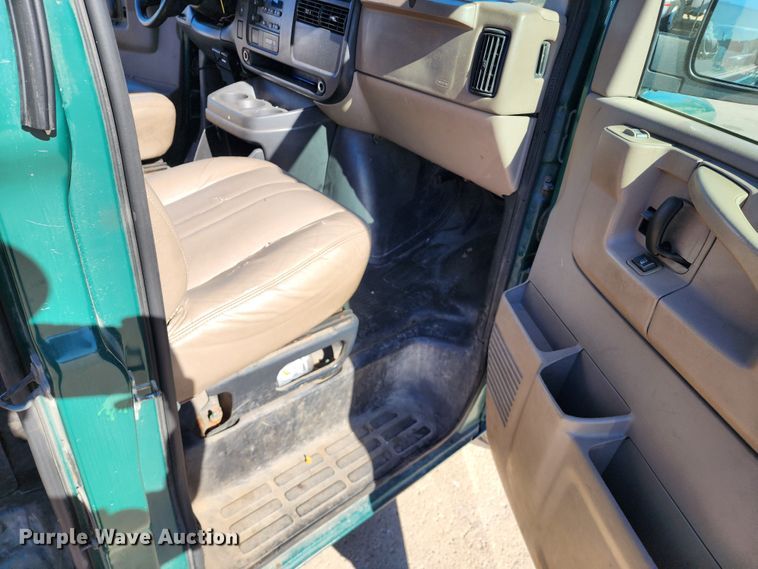 image for item DC6179 2006 Chevrolet Express 1500  van