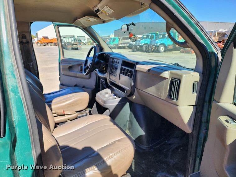 image for item DC6179 2006 Chevrolet Express 1500  van