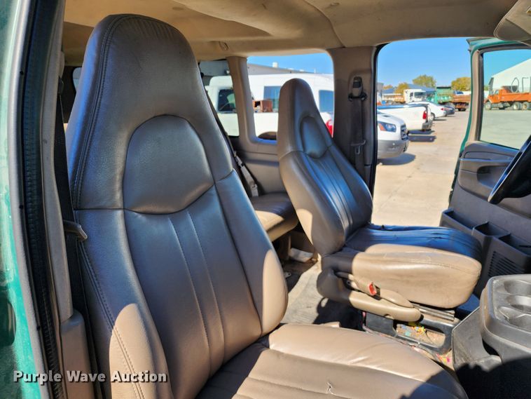 image for item DC6179 2006 Chevrolet Express 1500  van