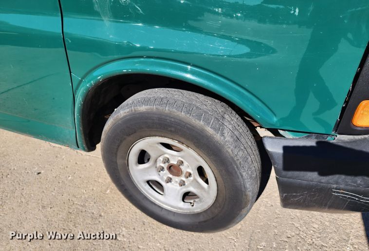 image for item DC6179 2006 Chevrolet Express 1500  van