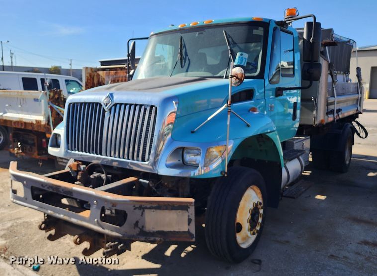 image for item DC6184 2007 International 7300  dump truck