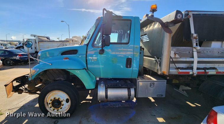 image for item DC6184 2007 International 7300  dump truck