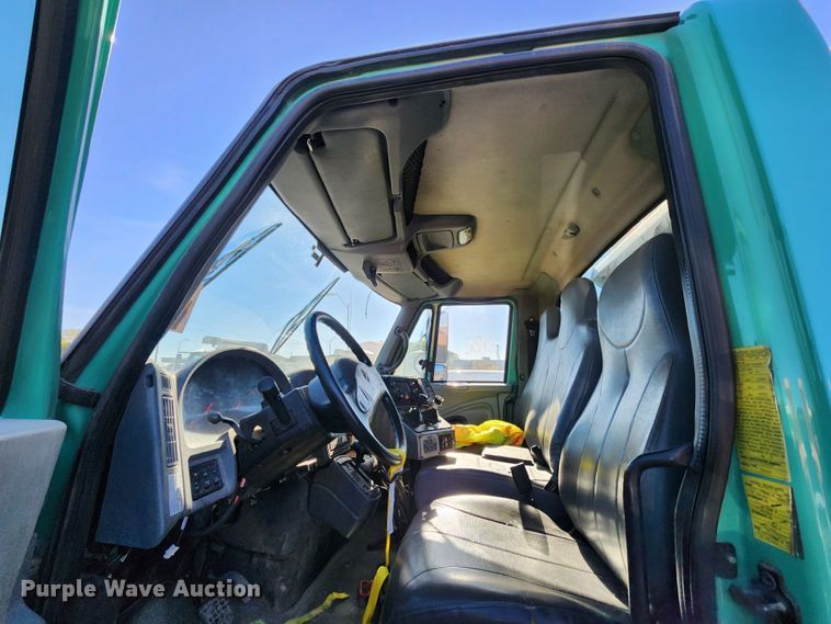 image for item DC6184 2007 International 7300  dump truck