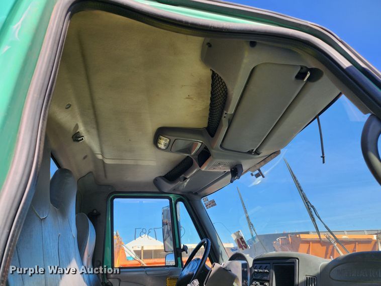 image for item DC6184 2007 International 7300  dump truck