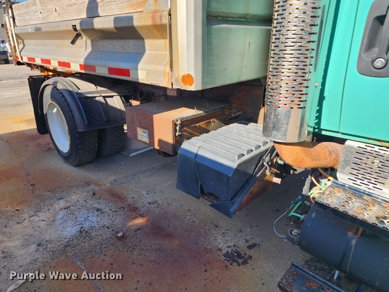 image for item DC6184 2007 International 7300  dump truck