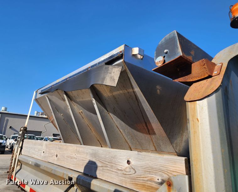 image for item DC6184 2007 International 7300  dump truck