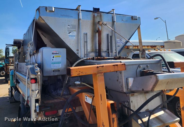 image for item DC6184 2007 International 7300  dump truck