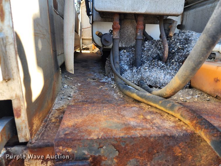 image for item DC6184 2007 International 7300  dump truck