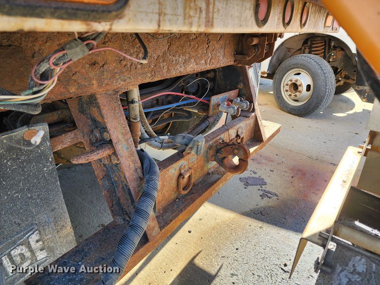 image for item DC6184 2007 International 7300  dump truck