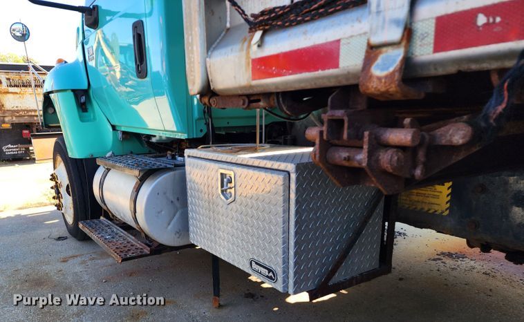 image for item DC6184 2007 International 7300  dump truck