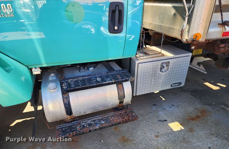 image for item DC6184 2007 International 7300  dump truck