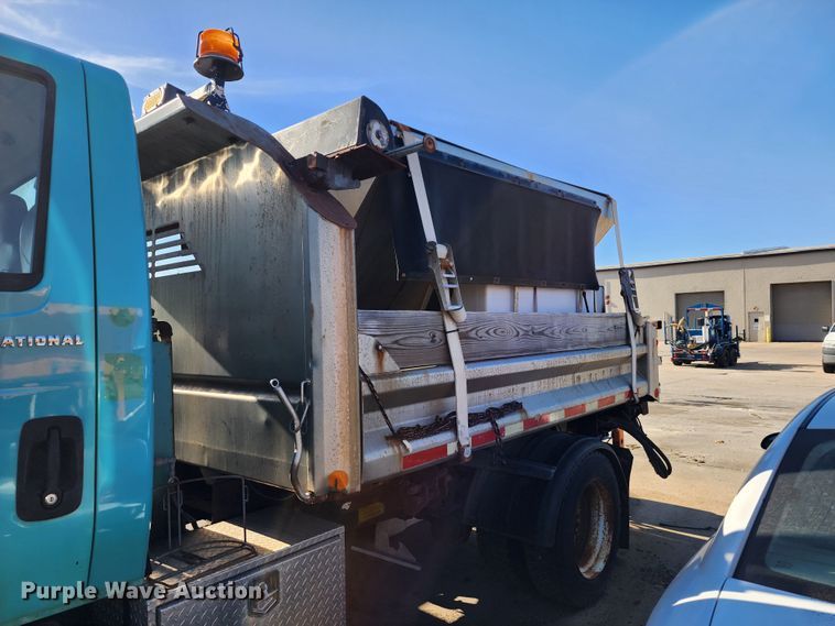 image for item DC6184 2007 International 7300  dump truck