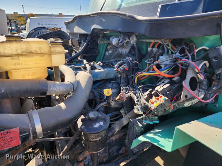 image for item DC6184 2007 International 7300  dump truck