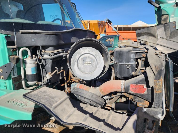 image for item DC6184 2007 International 7300  dump truck