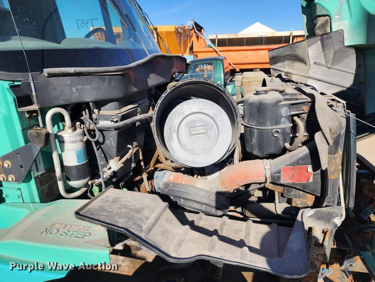 image for item DC6184 2007 International 7300  dump truck