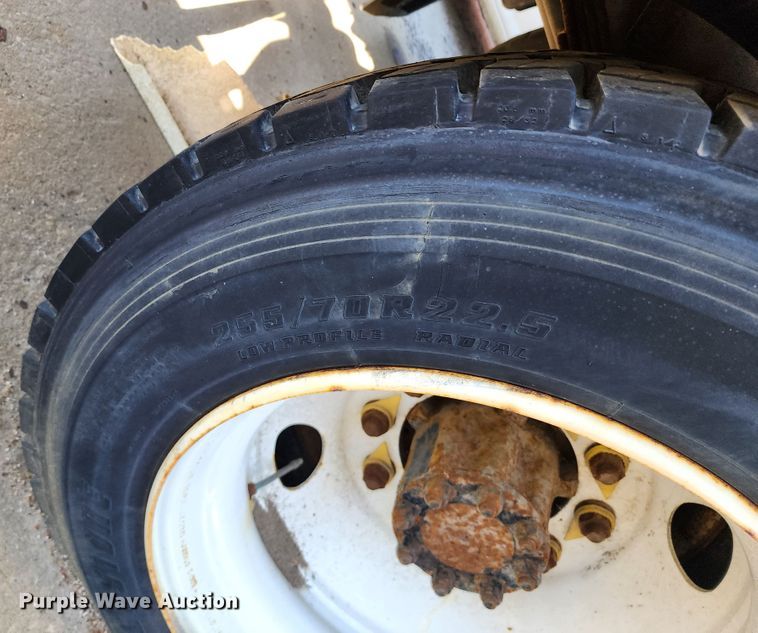 image for item DC6184 2007 International 7300  dump truck