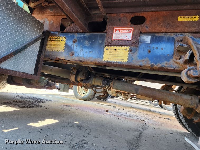 image for item DC6184 2007 International 7300  dump truck