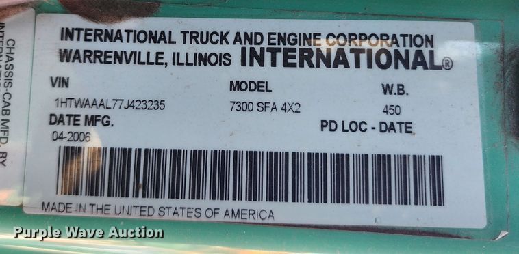 image for item DC6184 2007 International 7300  dump truck