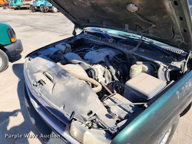 image for item DC6185 2002 Chevrolet Silverado 1500  pickup truck