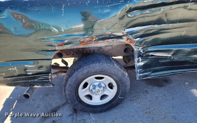 image for item DC6185 2002 Chevrolet Silverado 1500  pickup truck