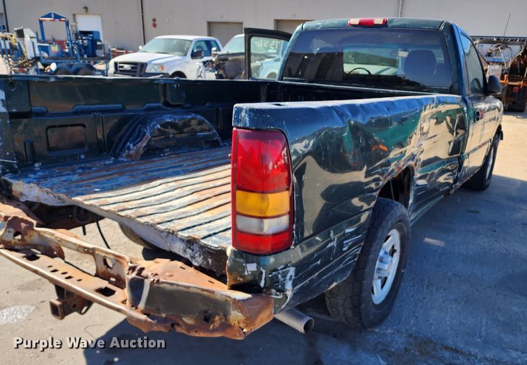 image for item DC6185 2002 Chevrolet Silverado 1500  pickup truck