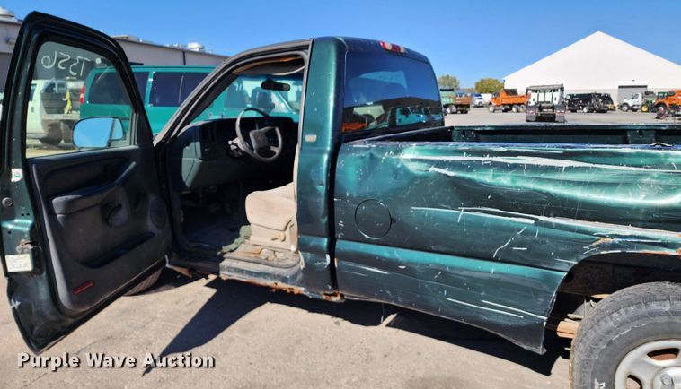 image for item DC6185 2002 Chevrolet Silverado 1500  pickup truck