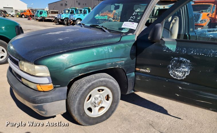 image for item DC6185 2002 Chevrolet Silverado 1500  pickup truck