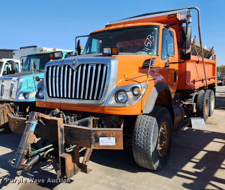 image for item DC6187 2009 International 7600  dump truck