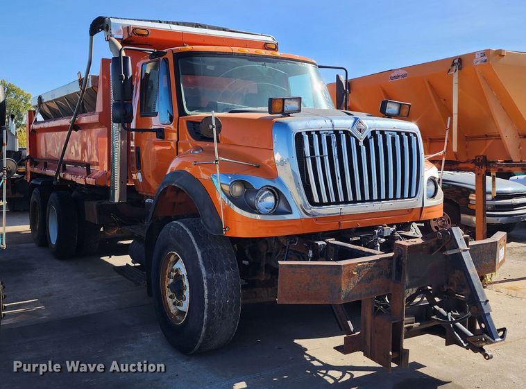 image for item DC6187 2009 International 7600  dump truck