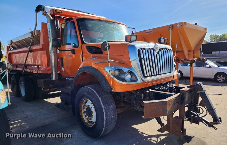 image for item DC6187 2009 International 7600  dump truck