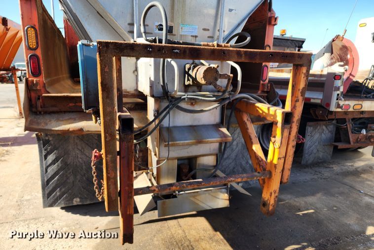 image for item DC6187 2009 International 7600  dump truck