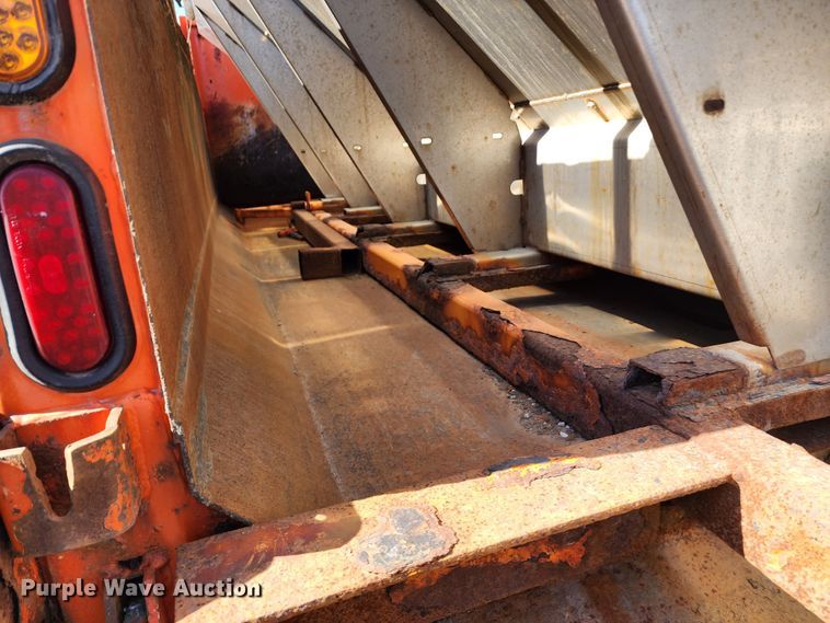 image for item DC6187 2009 International 7600  dump truck