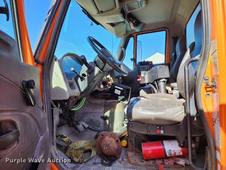 image for item DC6187 2009 International 7600  dump truck