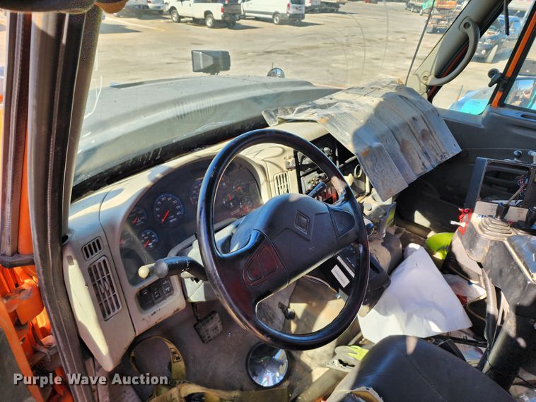 image for item DC6187 2009 International 7600  dump truck